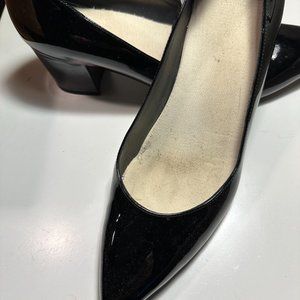 STUART WEITZMAN -- BLACK PATENT 2 1/2" HEEL -- 10B